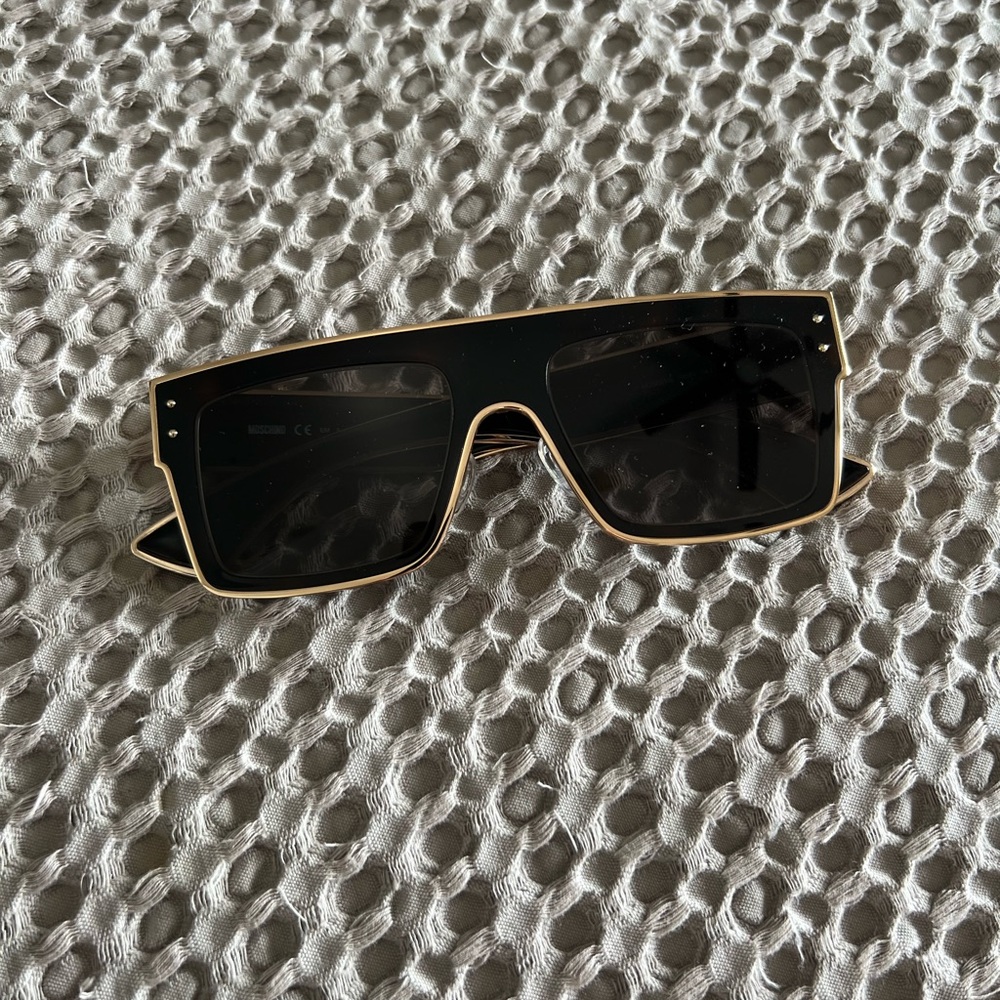 Moschino MOS 001/S shield sunglasses. Dark Havana (dark tortoise shell)